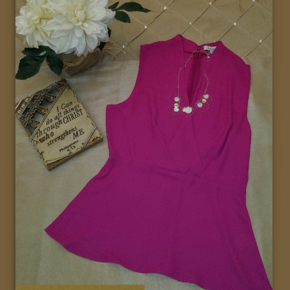 Nicole Miller NWT Women's Sleeveless Top XS